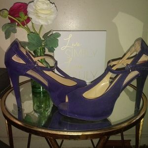 Guess deep purple tstrap peep toe heels